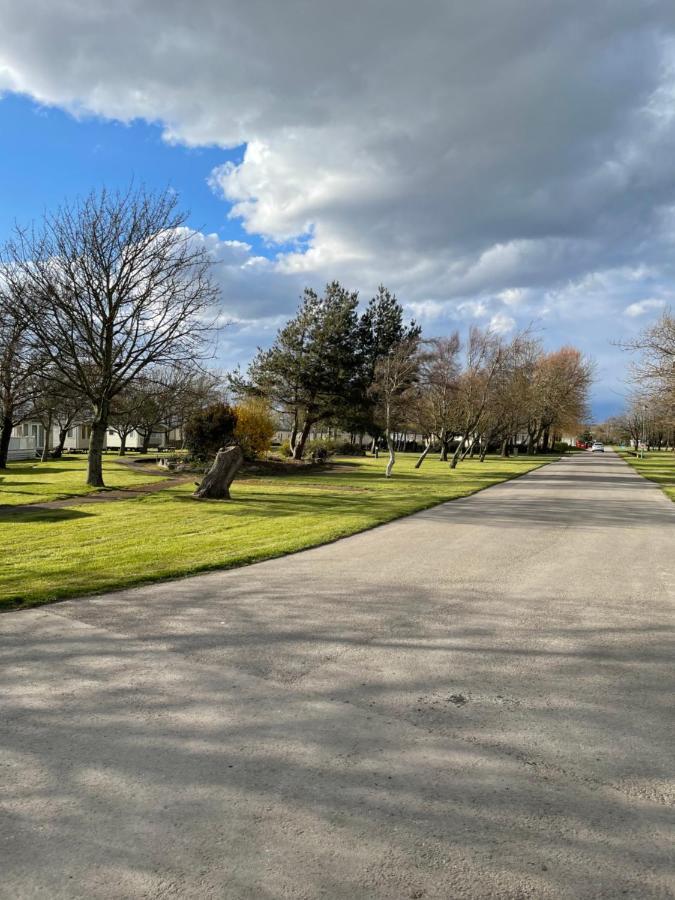 Beautiful 3-Bed Caravan Situated On Lakeland Haven Grange-over-Sands Exterior foto
