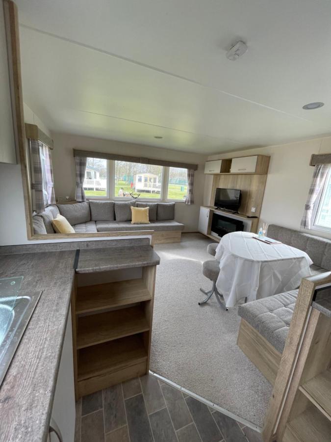 Beautiful 3-Bed Caravan Situated On Lakeland Haven Grange-over-Sands Exterior foto